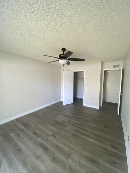 Building Photo - 266 N Rock River Dr