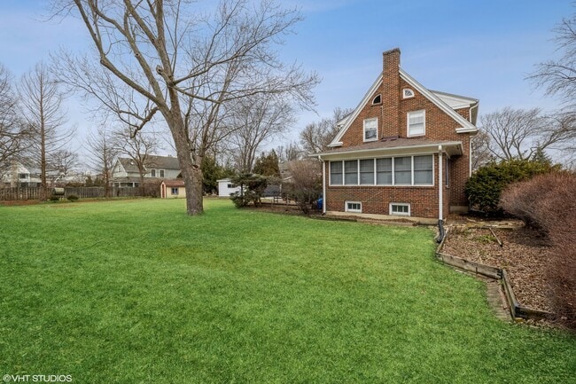 Building Photo - 322 N Monroe St