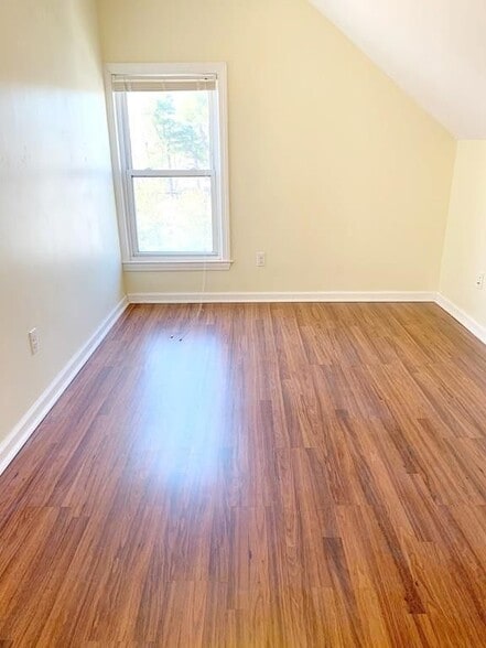 Floor 2 bedroom - 9 Kingsley Ave