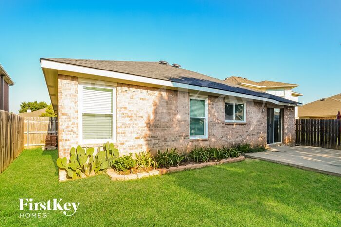 Building Photo - 10756 Irish Glen Trail