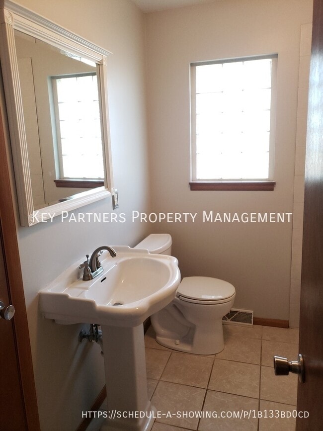 Building Photo - 6804 N Flora-