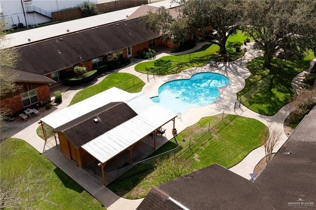 Building Photo - 19 Westgate Dr