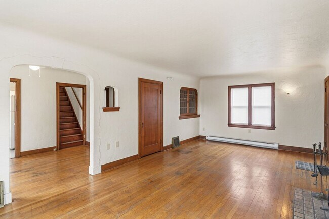 Building Photo - Baran (2018 11th St.)