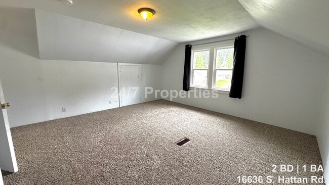 Building Photo - 2BD | 1BA Farmhouse with Garage, Shop, Sauna! - Oregon City