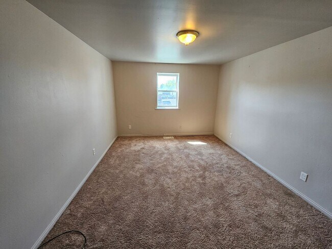 Building Photo - 1328 Lehman St