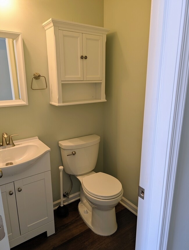 Building Photo - 105 Devonshire Ct