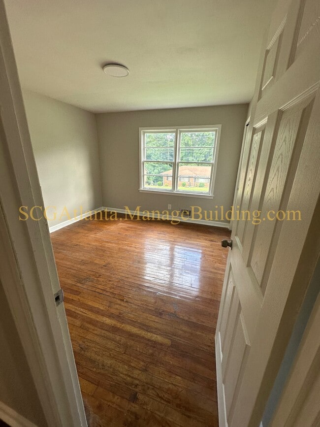 Building Photo - 2639 Lilac Dr
