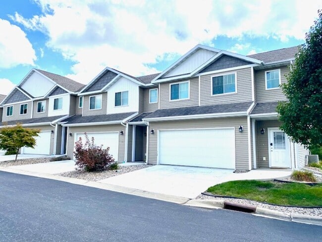 Building Photo - Indigo Crossing Townhomes