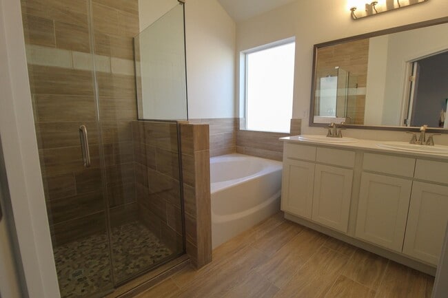 Building Photo - 1208 Golden Summer Pl