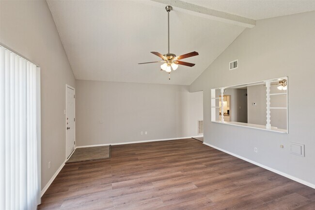 Building Photo - 1022 Sierra Shadows Dr
