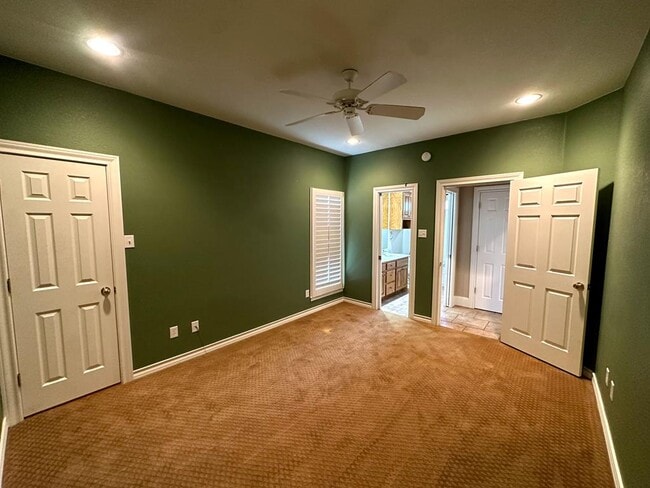 Building Photo - 401 Springwood Ct