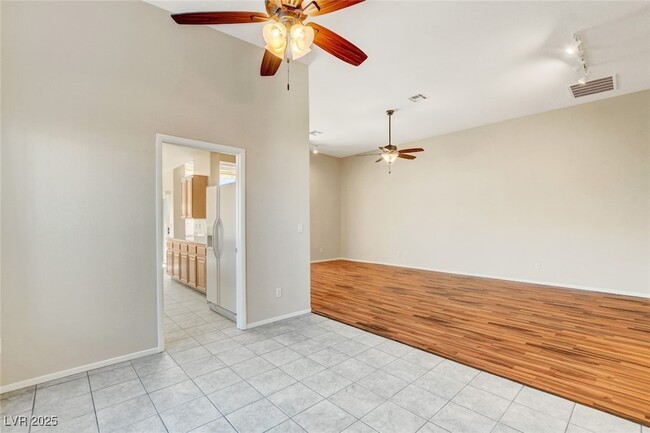 Building Photo - 8325 Jo Marcy Dr