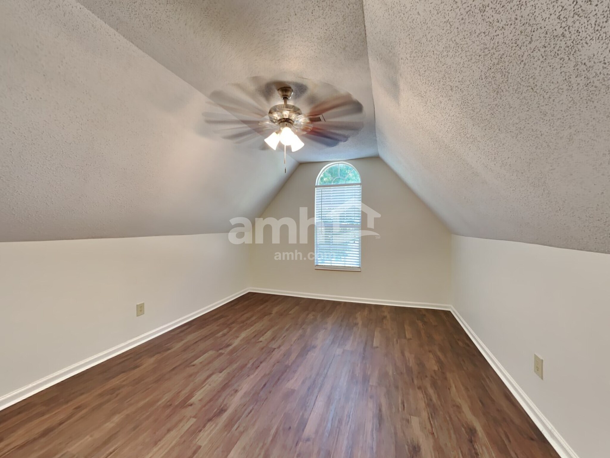 Building Photo - 4453 Graham Lake Dr