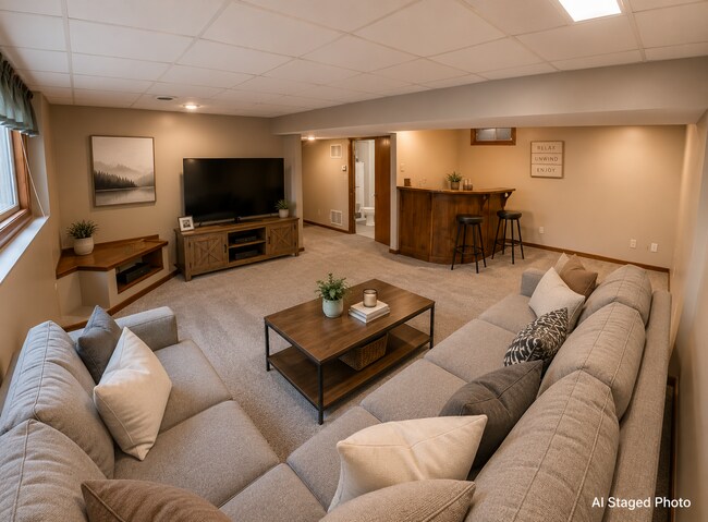 Building Photo - 3027 Tamarak Dr