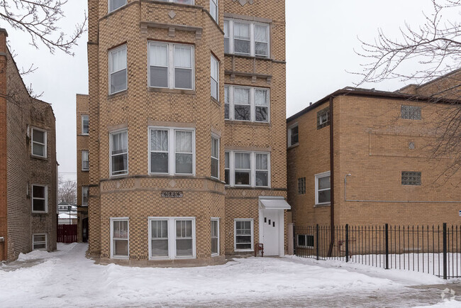 Building Photo - 6326 N Artesian Ave