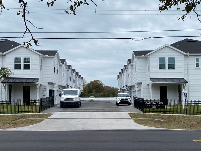 Building Photo - Now Leasing Brand New Constructed Townhous...
