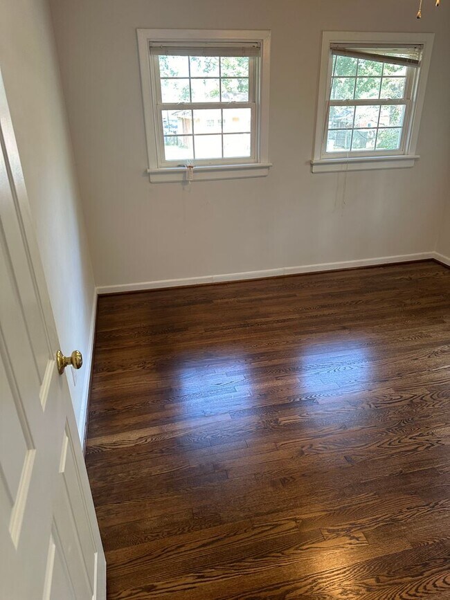 Building Photo - Classic Brick Ranch with 3 Bedrooms and 1 Bath in West End