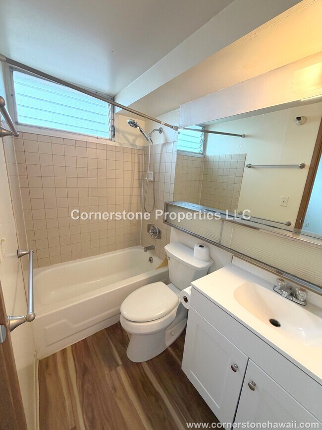 Building Photo - 1060 Kamehameha Hwy