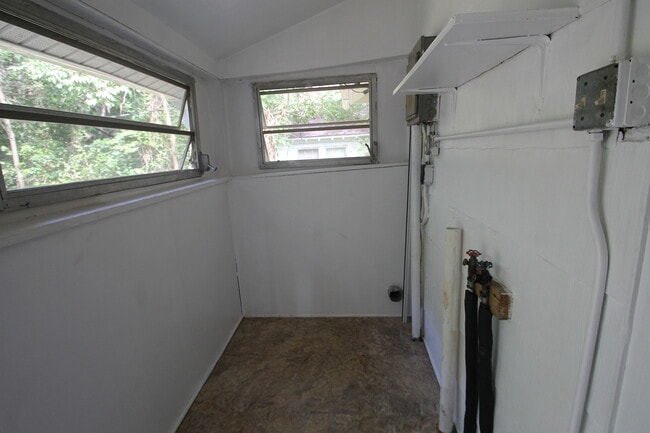 Building Photo - 521 Chestnut St