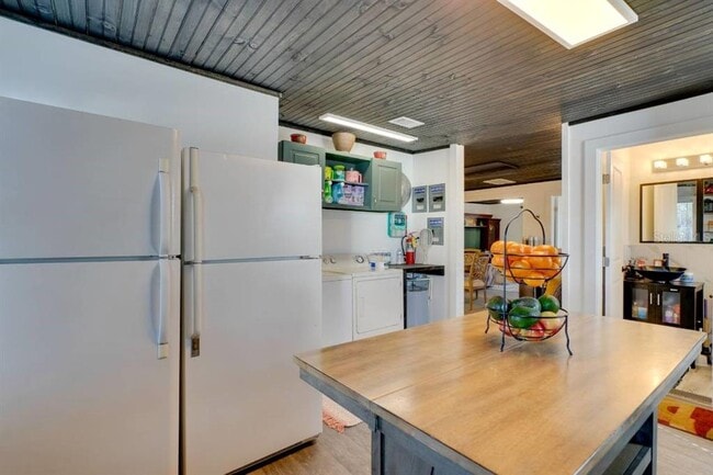 Building Photo - 209 W Olympia Ave