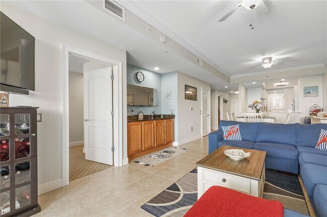 Building Photo - 102 Yacht Harbor Dr