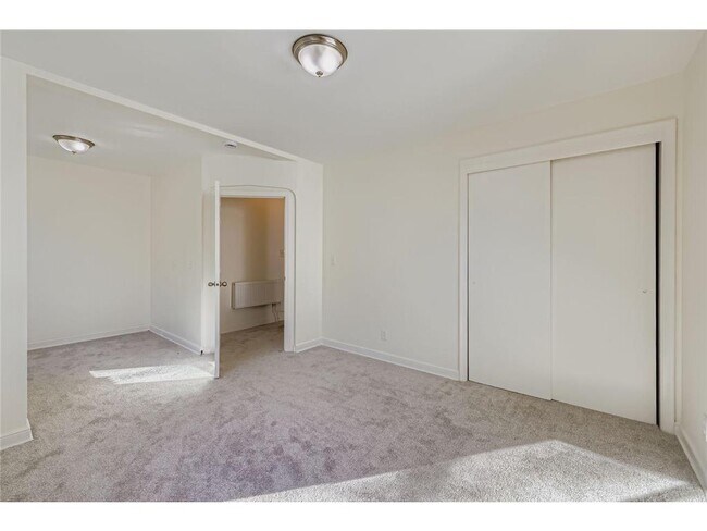 Building Photo - 2630 14th Ave S