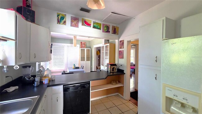 Building Photo - 1614 Drew St