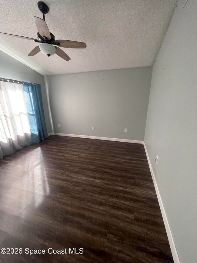 Building Photo - 2555 Street Pauls Dr