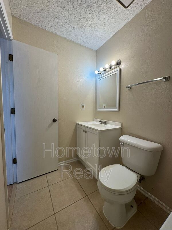 Building Photo - 922 NW 116th Court