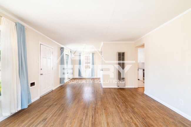 Building Photo - 612 N Brannick Ave