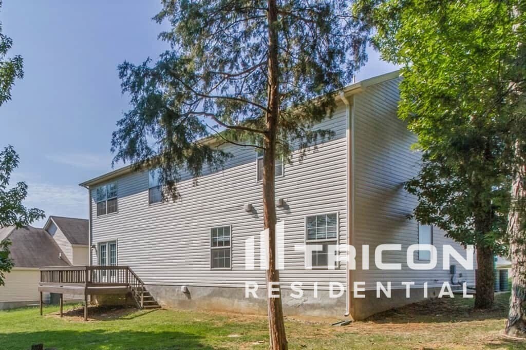 Building Photo - 129 Mary Joe Martin Dr