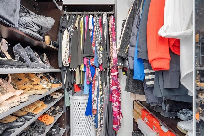 Building Photo - 1980 S Ocean Dr