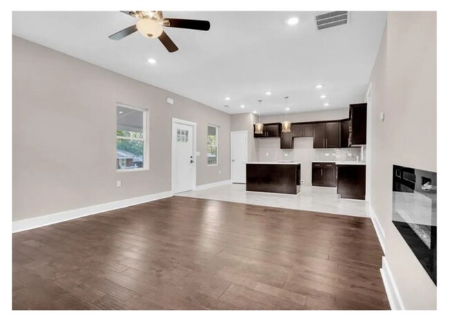 Building Photo - Fully Renovated Ranch-Style Home with Mode...