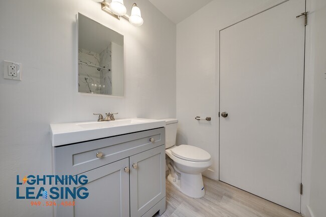 Building Photo - 921 Normandie Ave