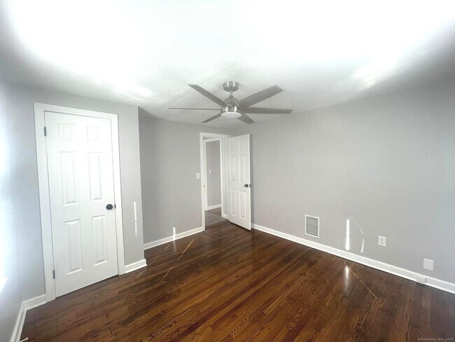 Building Photo - 34 Monroe St