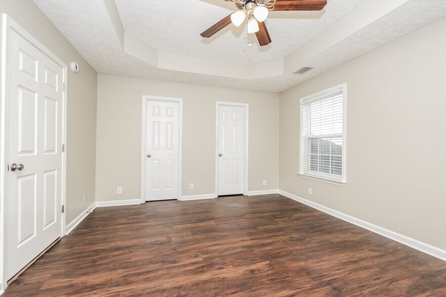 Building Photo - 1243 Lasalle Dr