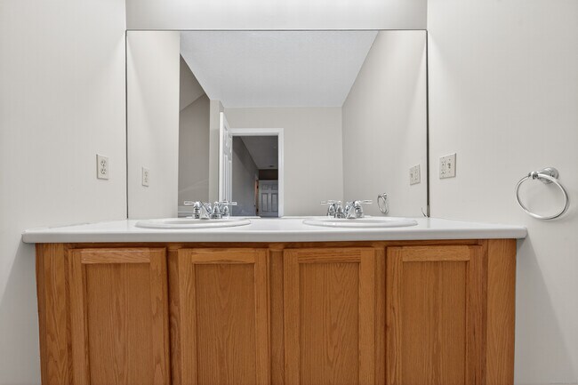 Building Photo - 43 Copley Rd