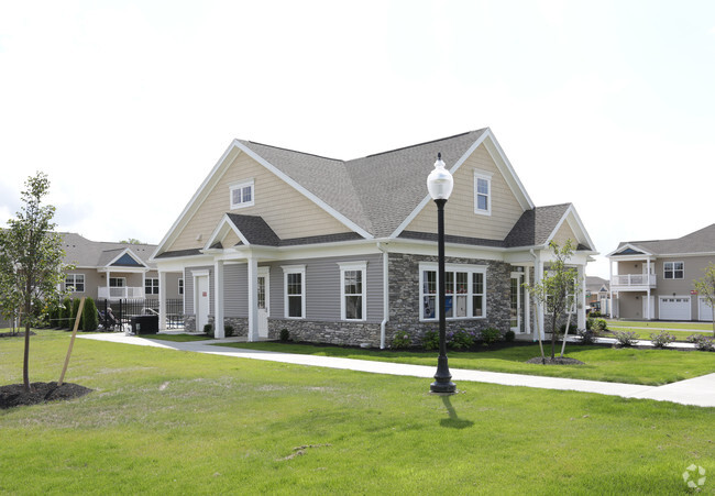 Building Photo - East Pointe Apartments