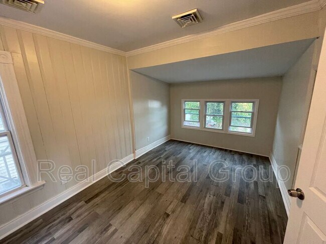 Building Photo - 1043 Helderberg Ave