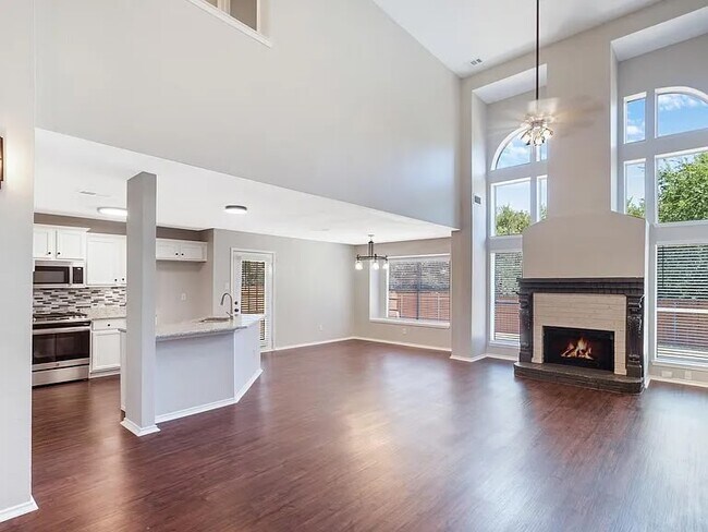 Building Photo - 4729 Woodhaven Ln