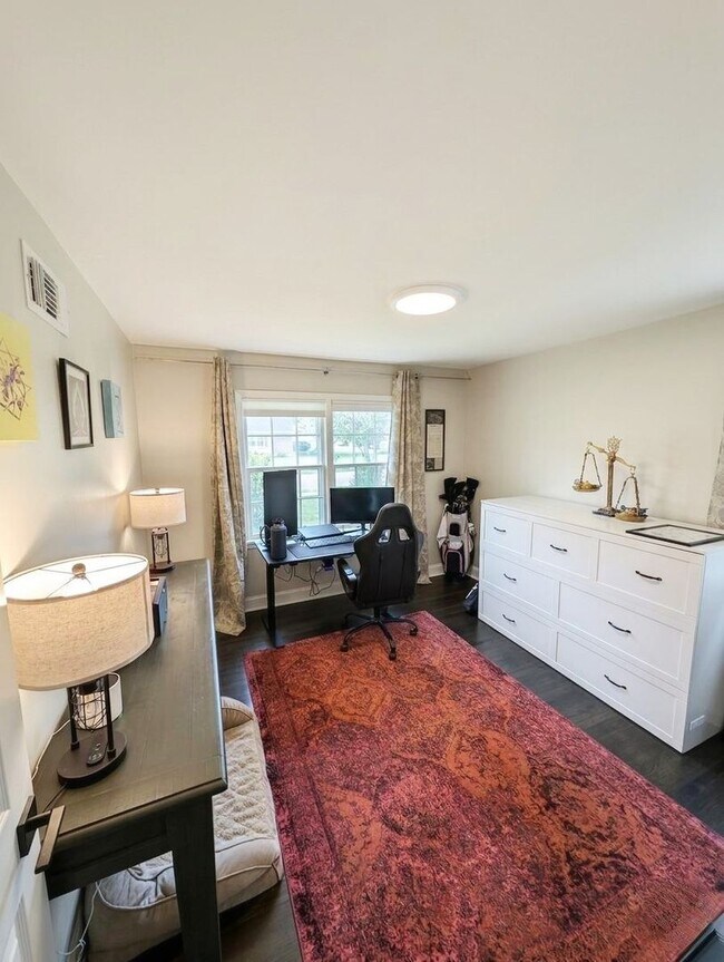 Building Photo - East Memphis - Stunning 4 bedroom / 2 full bath home