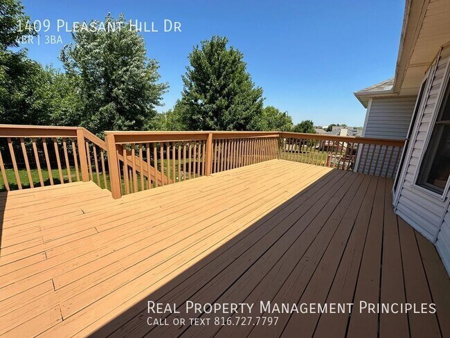 Building Photo - 1409 Pleasant Hill Dr