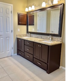 Master bath has Double vanity & closets - 10212 N 12th St