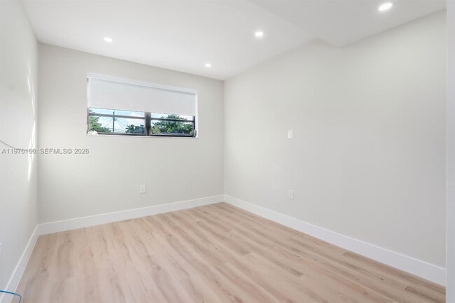 Building Photo - 8421 SW 27th Terrace