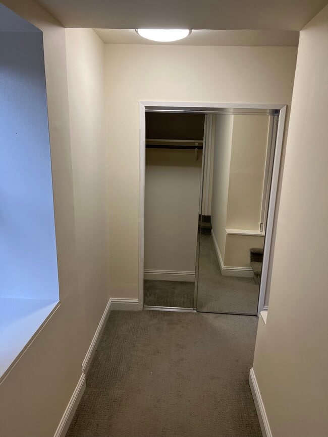 hall - 254 A Missouri St