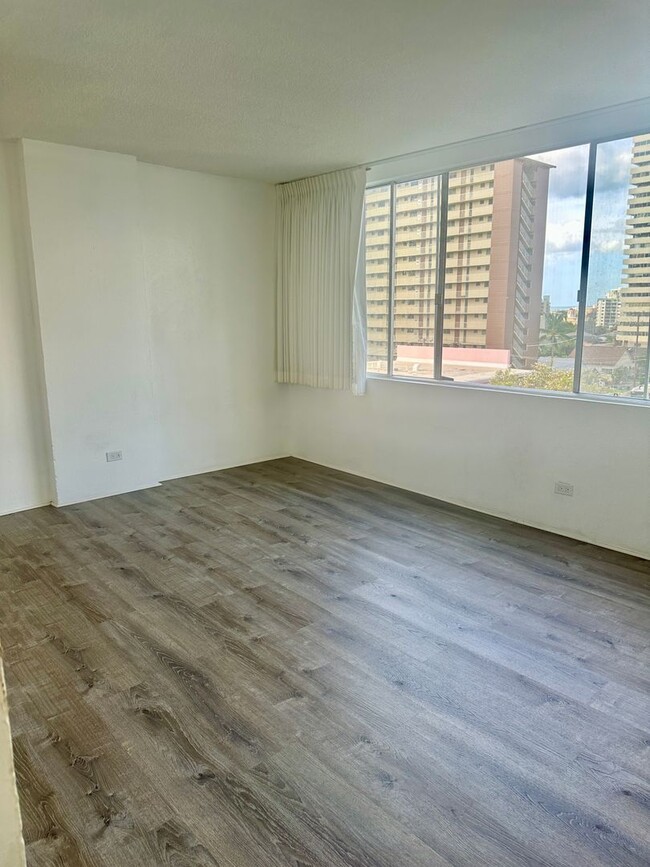 Building Photo - Spacious 1 bedroom in Honolulu