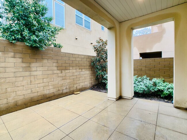 Building Photo - Modern 4BR Home in Irvine Great Park | Resort-Style Amenities & Top Schools