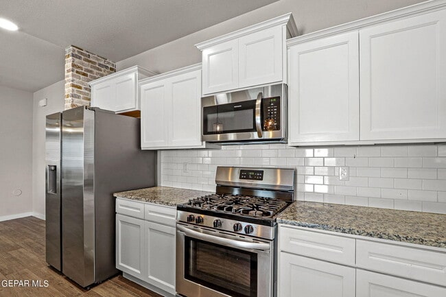 Building Photo - 14708 Tierra Garcia Dr