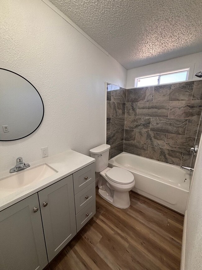 Building Photo - 3950 White Pine Dr