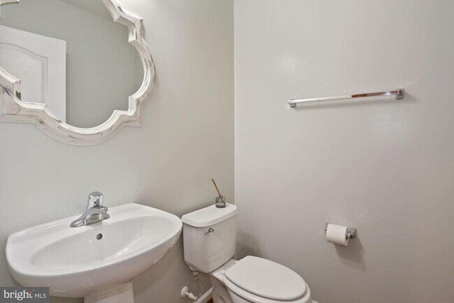 Building Photo - 603 Overlook Park Dr